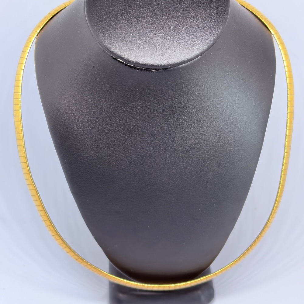 Necklace Gold Tone Flat Omega Snake Chain 16 Inch Minimalist Vintage Style 1524 - Picture 3 of 5